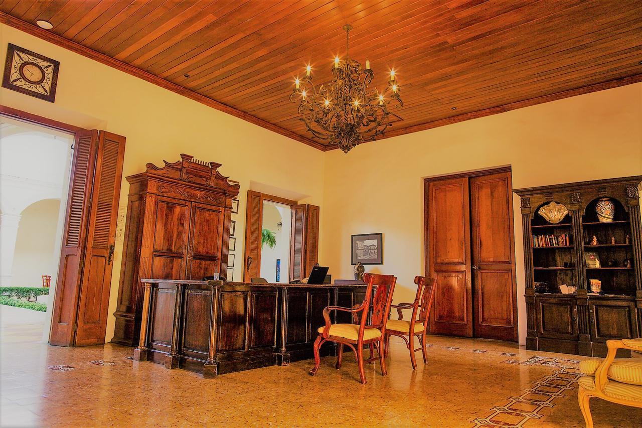 Hotel La Perla Leon Ngoại thất bức ảnh