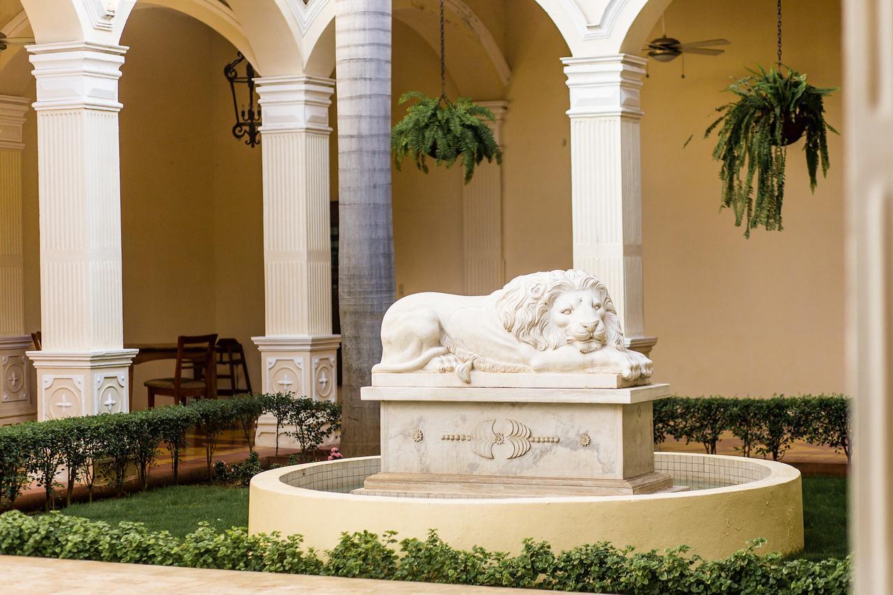 Hotel La Perla Leon Ngoại thất bức ảnh