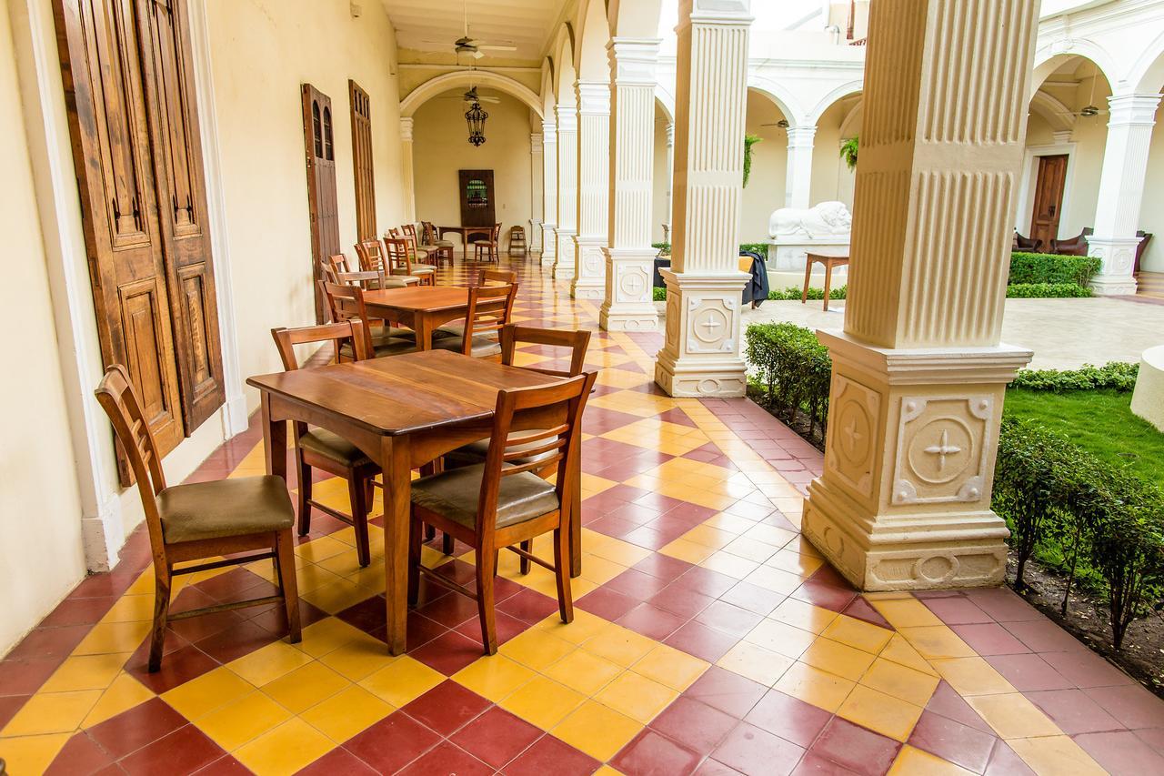 Hotel La Perla Leon Ngoại thất bức ảnh