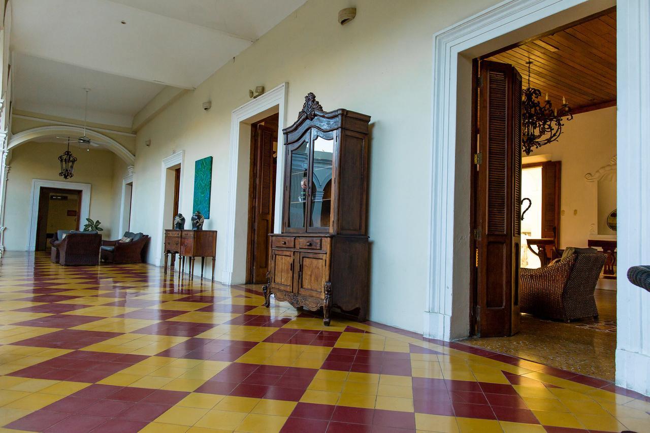 Hotel La Perla Leon Ngoại thất bức ảnh