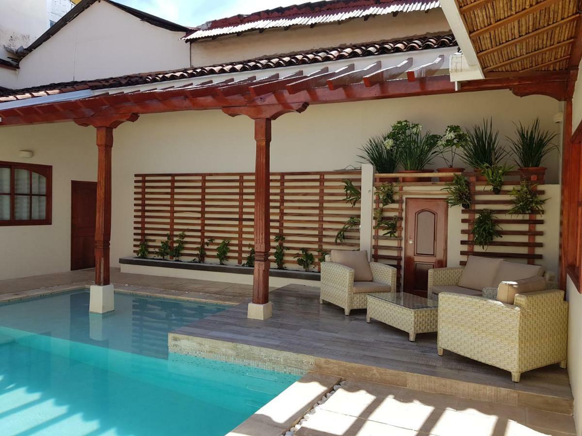 Hotel La Perla Leon Ngoại thất bức ảnh